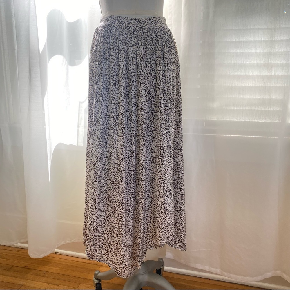VINTAGE ditsy floral silk wrap midi skirt - Picture 8 of 8